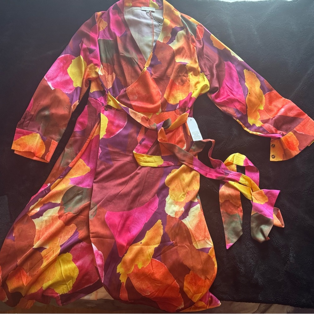 Never Fully Dressed Vibrant Floral Wrap Dress from the UK sz 20 NWT